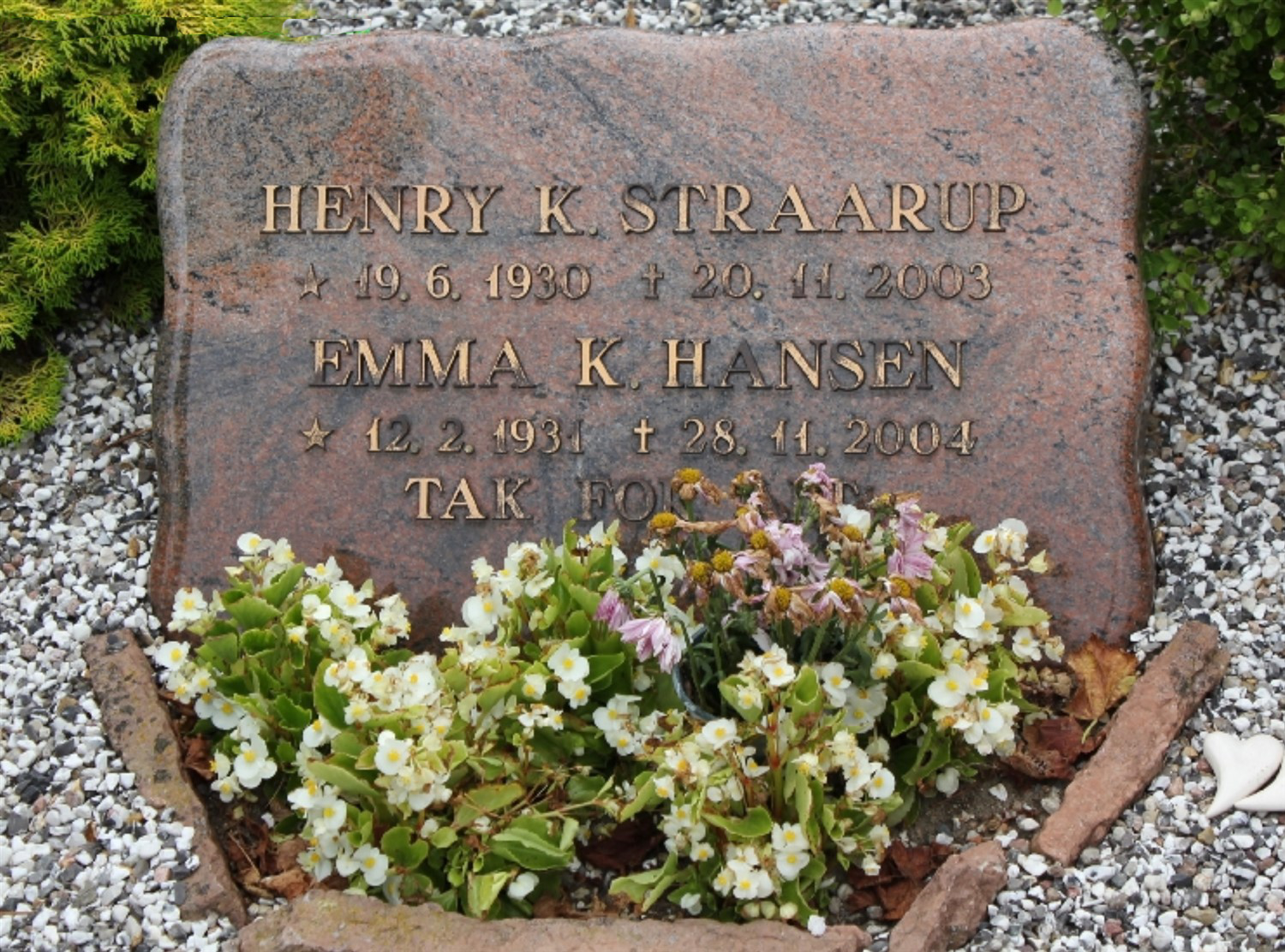 Henry Knudsen Straarup 1930-2003 og Emma K. Hansen 1931-2004.