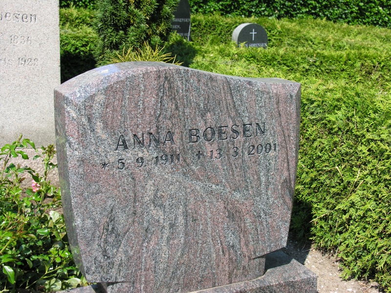 Anna Boesen 1911-2001